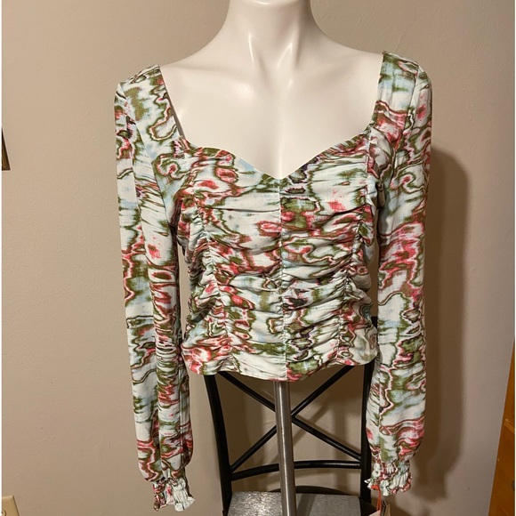 Open Edit Tops - 6 for $36 Open Edit size large cropped floral blouse
